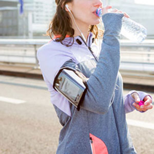 jogger drinking water