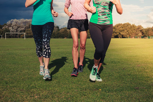 three friends running