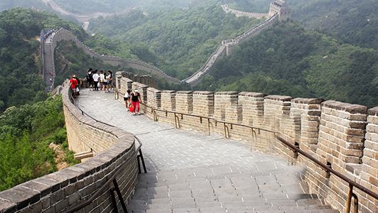 The great wall and tourists walking on it