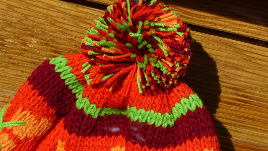 simple winter hat, looking very similar to cupcake hat